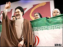 محمد خاتمی در مراسم "شب‌ چله‌ با مردی با عبای شکلاتی"