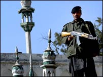 پولیس اہلکار(فائل فوٹو)