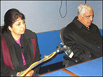 महबूबा मुफ़्ती और मुफ़्ती मोहम्मद सईद बीबीसी स्टूडियो में