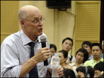 Ông Henry Paulson nói chuyện với sinh viên ở Hà Nội 