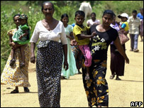 Refugees fleeing Muttur in August