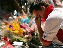 ادای احترام به قربانيان