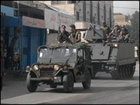 Exército libanês patrulha cidade no vale do Bekaa onde se registram confrontos (arquivo)