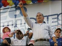 Oposição em comício de Rosales em Maracaibo