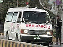 Xe cứu thương tới hiện trường