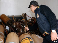 Polícia guarda armas recolhidas em campanha de desarmamento