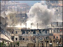 Khói bốc từ trại tị nạn al-Bared