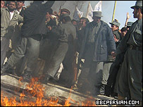 تظاهرات در مزار شریف علیه بازچاپ کاریکاتورهای پیامبر اسلام