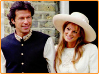 دونوں نے انیس سو پچانوے میں پیار کی شادی کی۔