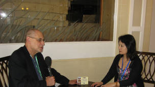 著名汉学家黎安友接受BBC记者嵇伟采访