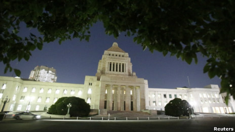 日相野田佳彦周五（16日）上午在例行内阁会议上决定解散众议院