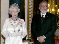 O presidente Lula foi recebido pela rainha Elisabeth 2ª (AP Photo/ Michael Dunlea, Pool)