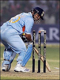 सचिन तेंदुलकर आउट हुए