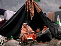 टैंट में आग लग गई