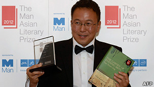 馬來西亞華裔作家陳德黃(Tan Twan Eng)