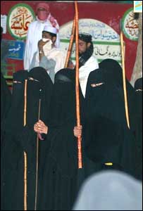 جامعہ حفصہ کی طالبات   