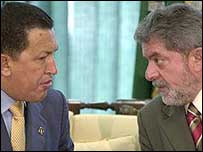 Chávez e Lula durante encontro em Brasília
