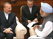 मनुचेहर मुत्तकी और मनमोहन सिंह