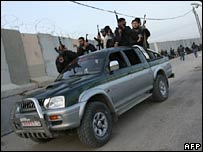 پيکارجويان حماس در مرز رفح مستقر می شوند