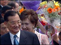 O líder da oposição em Taiwan, Lien Chan, na China