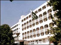 دفترِ خارجہ کے ترجمان نے کہا ہے کہ پاکستان مسئلہ کشمیر کا حل کشمیر کی خواہشات کے مطابق چاہتا ہے 