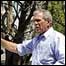 Bush visita área afetada pelo Katrina