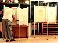 Việc bỏ phiếu diễn ra ở 46.000 trạm 