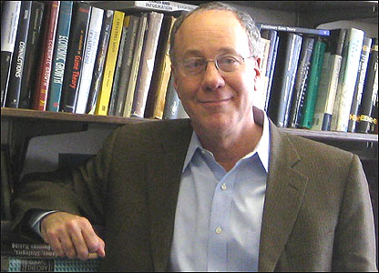 Giáo sư Roger Myerson