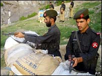 Militares na fronteira do Paqusitão