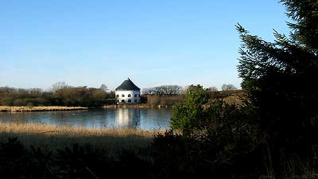 Llyn Llech Owain gan D.W.T.Taylor