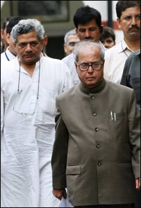 प्रणव-येचुरी