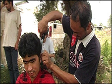 صحنه ای از فیلم "شرق در آرزوی غرب ساخته "عبدالرضا کهن دوست "  