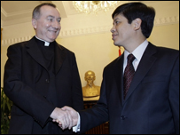 Thứ trưởng Ngoại giao Vatican Pietro Parolin và thứ trưởng Ngoại giao Việt Nam Nguyễn Quốc Cường