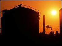 يک پالايشگاه نفت در کاليفرنيا