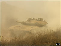 Tanques israelenses deixam o Líbano em direção à fronteira