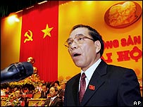 Ông Nông Đức Mạnh phát biểu tại Đại hội X