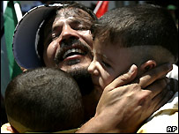 Prisioneiros são recebidos em Ramallah