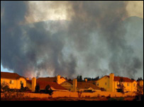 Fumaça causada por incêndio na Califórnia