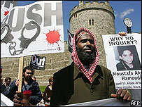 Manifestantes anti-guerra no castelo de Windsor