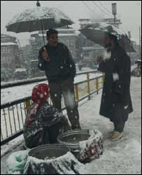 کشمیر میں برفباری