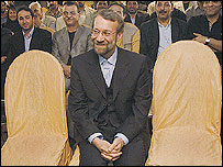 انتخاب علی لاريجانی به  عنوان نامزد نهايی توسط شورای هماهنگی نيروهای انقلاب اعتراض های زيادی در پی داشت