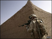 سرباز ناتو در هلمند