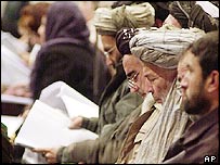 Loya Jirga oturumuna katılan delegeler