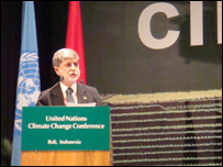 Ministro Celso Amorim discursa em Bali (foto: Divulgação MRE)