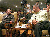 اسماعيل احمدی مقدم (راست) و محمدباقر قاليباف