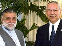 Colin Powell e o primeiro-ministro do Paquistão, Zafarullah Jamali