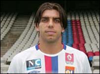 Juninho Pernambucano (Foto: site do Lyon)