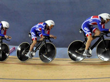 Tîm seiclo Prydain yn y felodrôm yn 2012