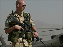 يکی از نيروهای آيساف در کابل 