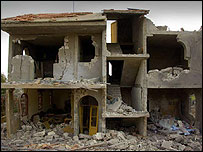 ويرانه يک ساختمان مسکونی در جنوب لبنان